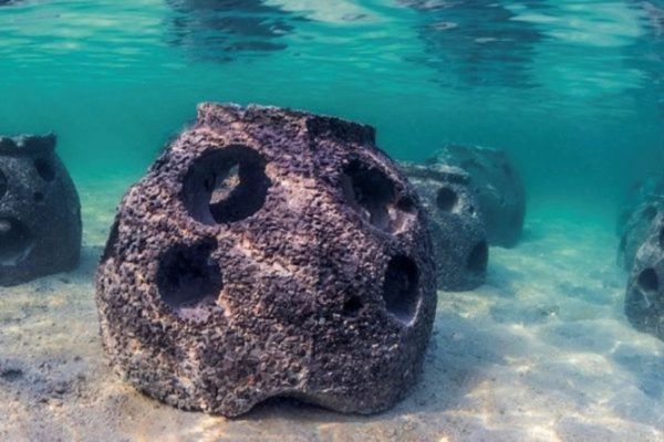 Deployment of over 100 Majfara and Reef Balls™ units within the waters around Hawar Islands Hotel and Resort to create a shallow water snorkelling feature.